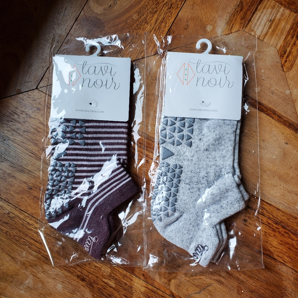 NWT Tavi Noir Grip/Grippy Savvy Socks Pilates Yoga Small (Bundle of 2)